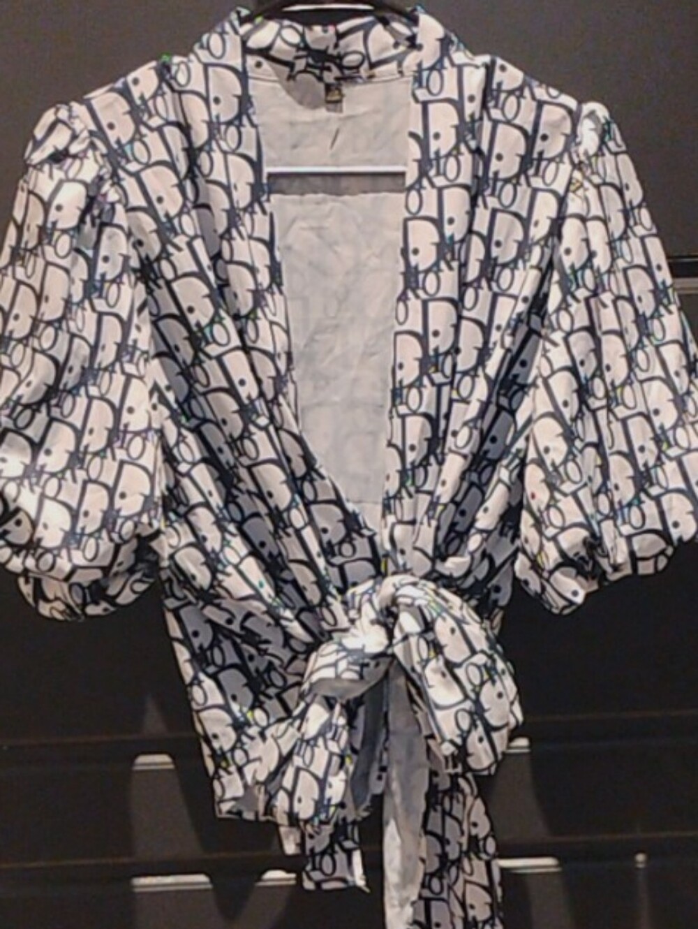 Blue and White D✨or  Patterned Wrap Blouse w/Short Sleeves🍓🩷